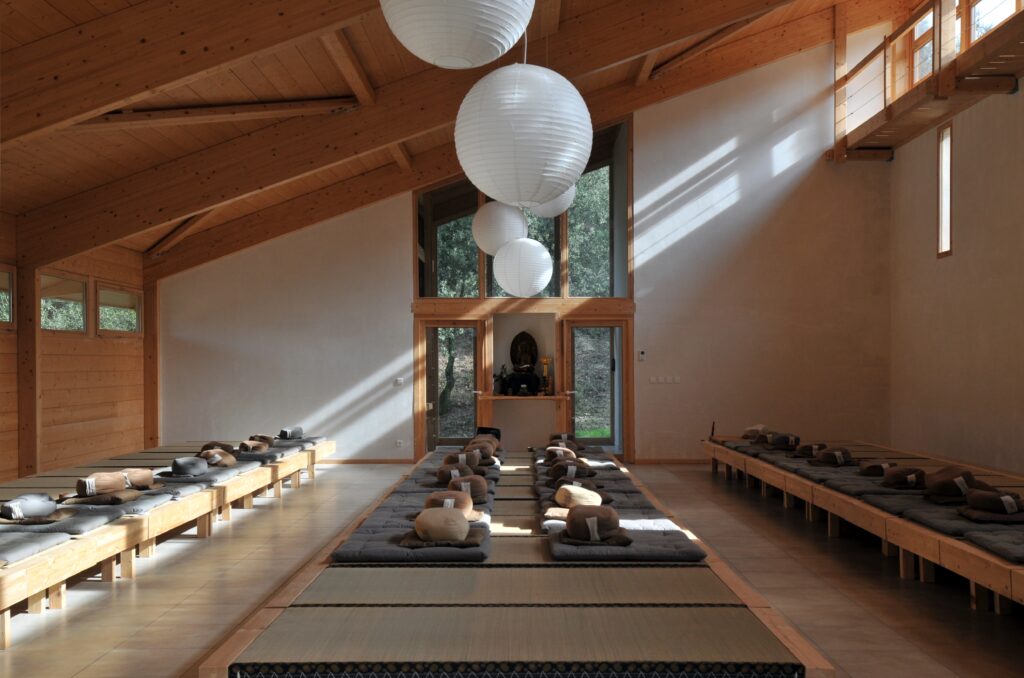 Intérieur du zendo.